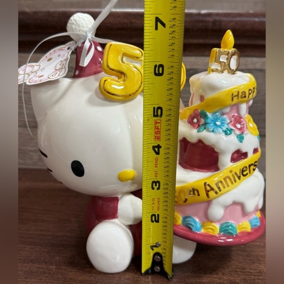 Super Cute Ceramic Hello Kitty 50th Anniversary Holding Cake figurine - NEW - Picture 8 of 10